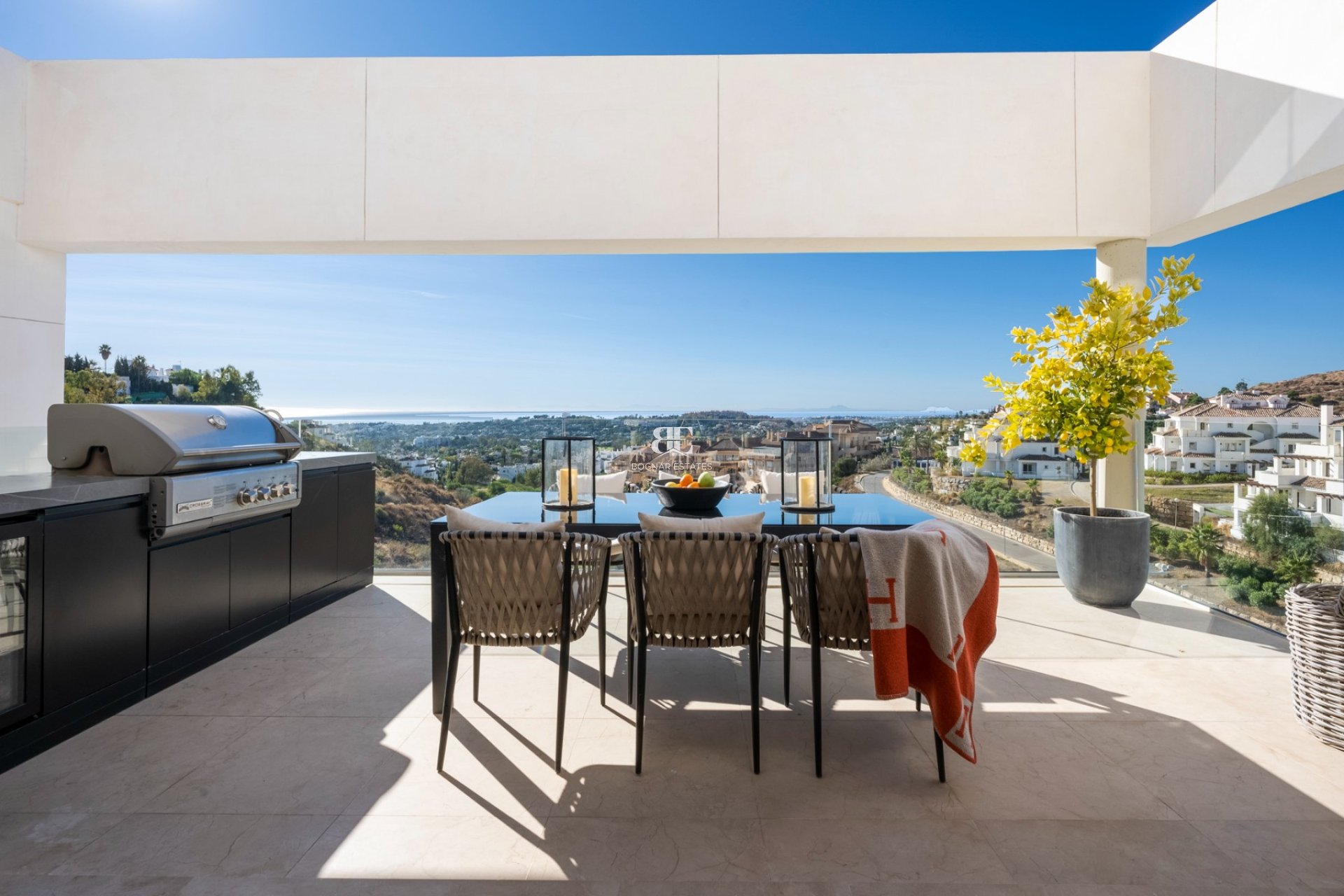 Resale - apartment -
Marbella - Nueva Andalucía