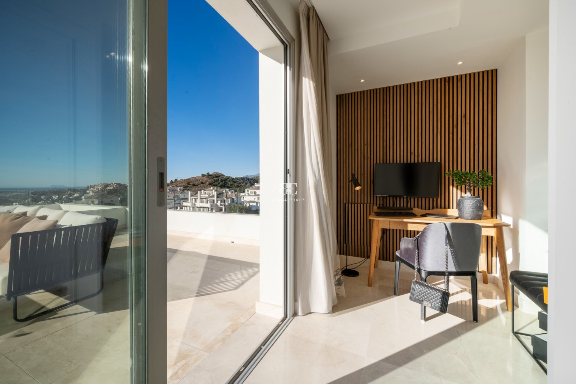Resale - apartment -
Marbella - Nueva Andalucía