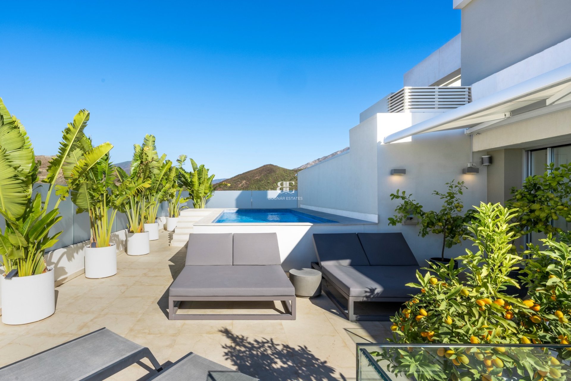 Resale - apartment -
Marbella - Nueva Andalucía