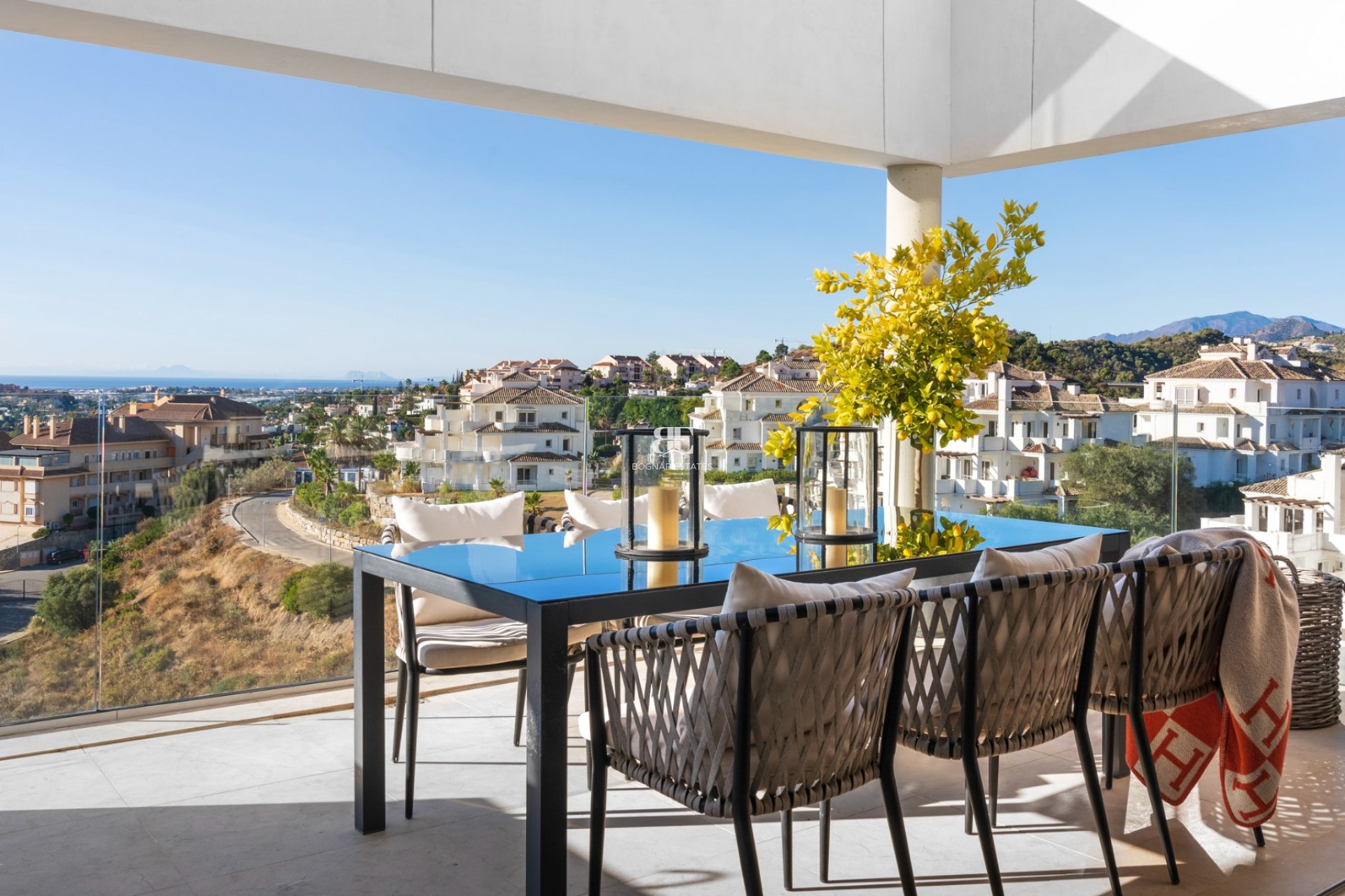 Resale - apartment -
Marbella - Nueva Andalucía