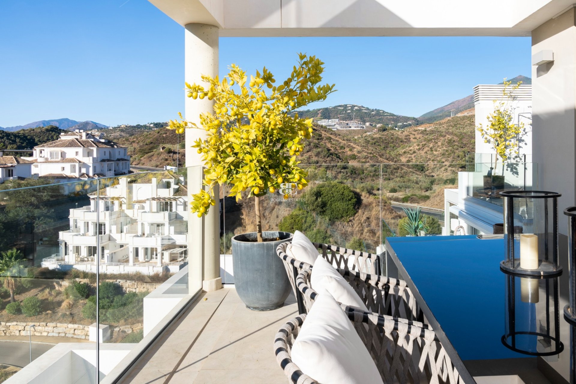 Resale - apartment -
Marbella - Nueva Andalucía