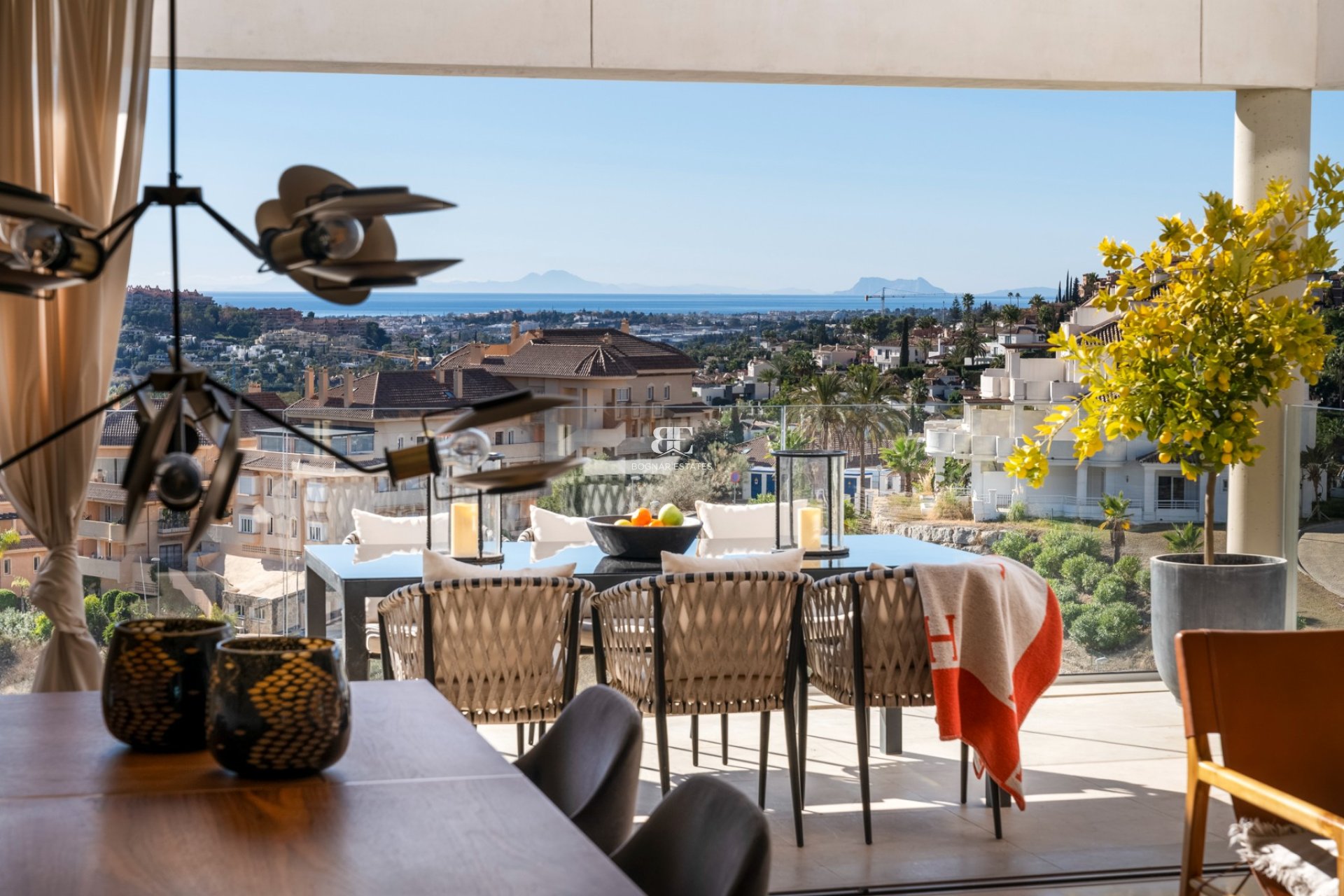 Resale - apartment -
Marbella - Nueva Andalucía