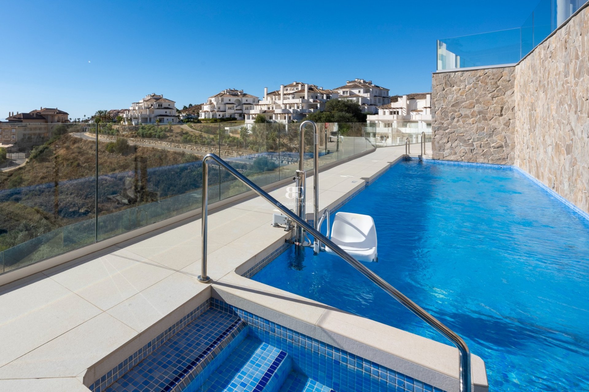 Resale - apartment -
Marbella - Nueva Andalucía