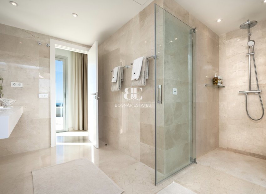 Resale - apartment -
Marbella - Nueva Andalucía
