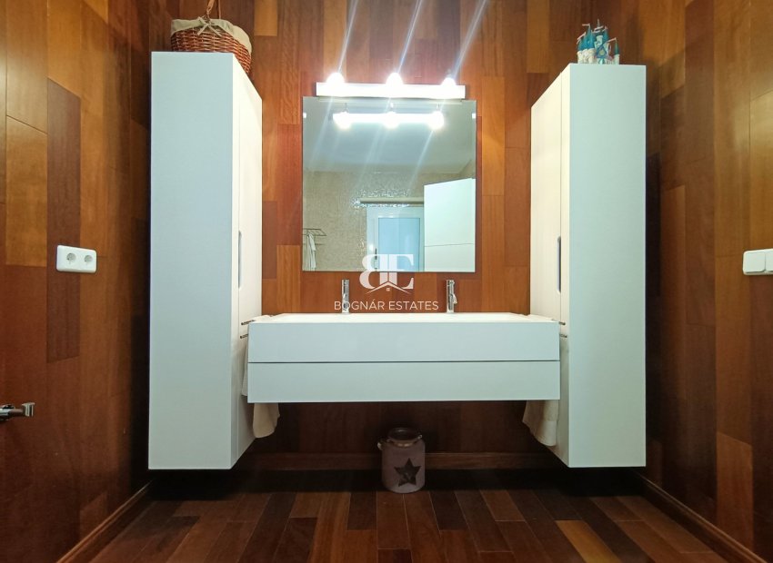 Resale - apartment -
Marbella - Nueva Andalucía