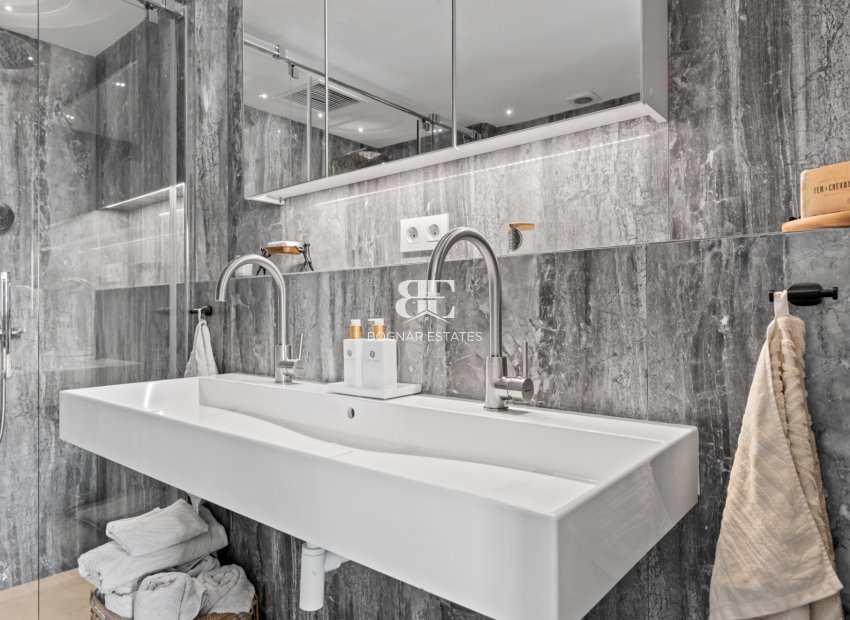 Resale - apartment -
Marbella - Nueva Andalucía