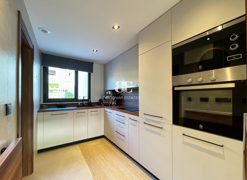 Resale - apartment -
Marbella - Nueva Andalucía