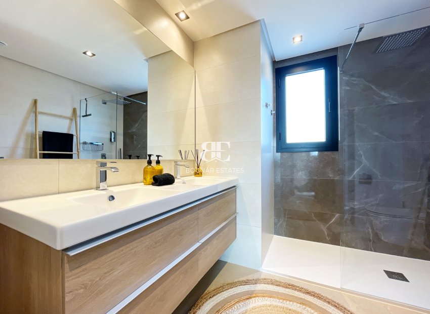 Resale - apartment -
Marbella - Nueva Andalucía