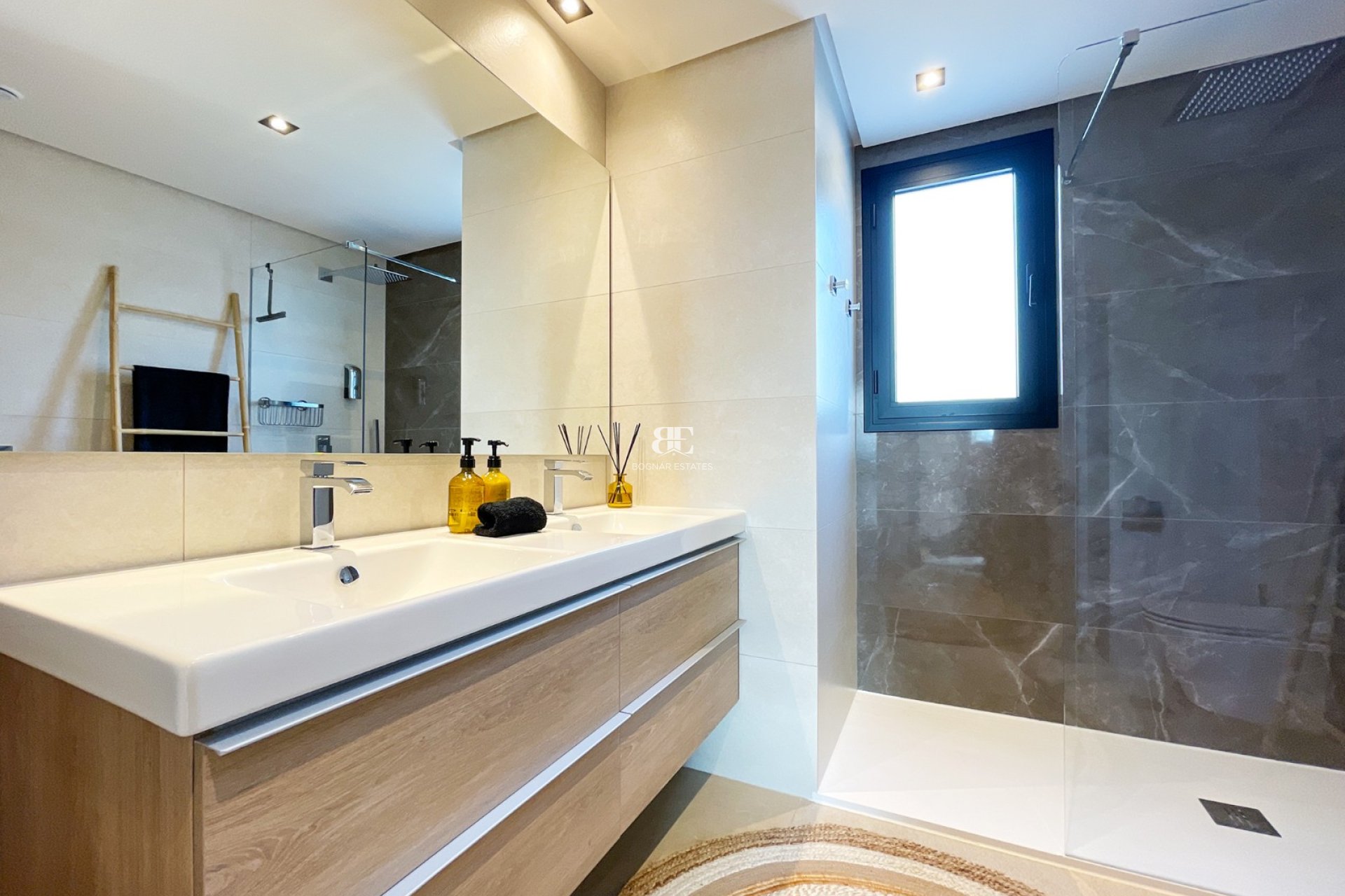 Resale - apartment -
Marbella - Nueva Andalucía