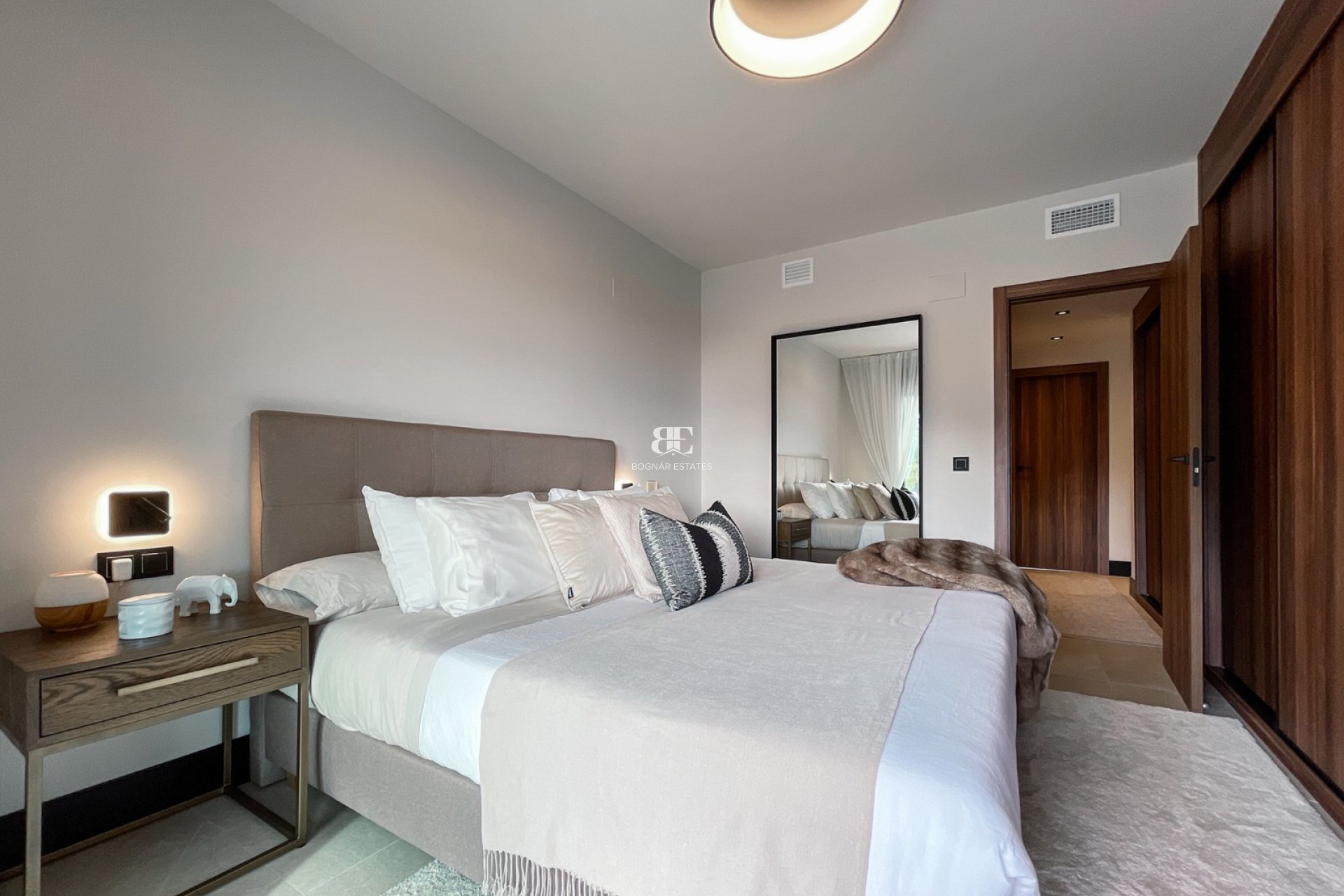 Resale - apartment -
Marbella - Nueva Andalucía