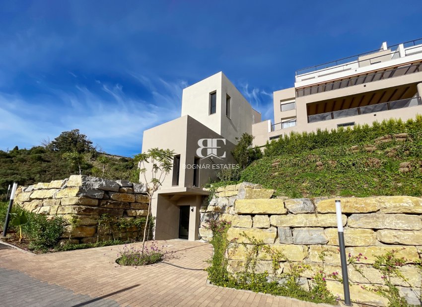Resale - apartment -
Marbella - Nueva Andalucía