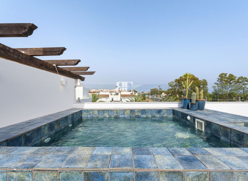 Resale - apartment -
Marbella - Nueva Andalucía