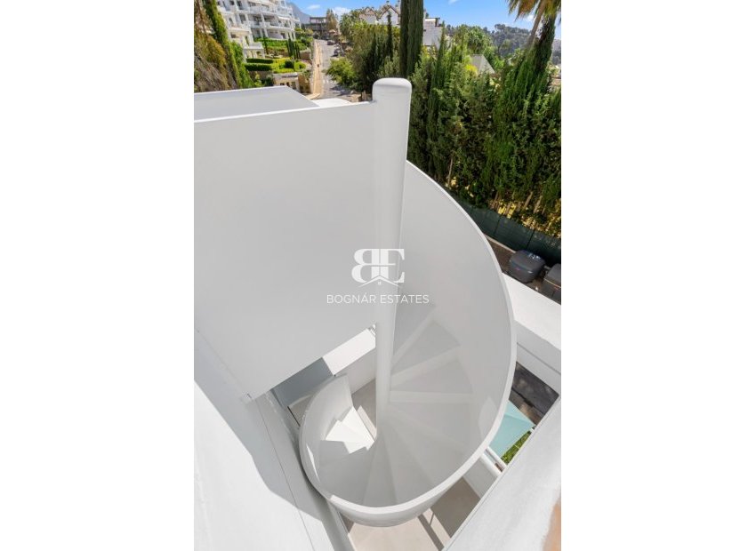 Resale - apartment -
Marbella - Nueva Andalucía