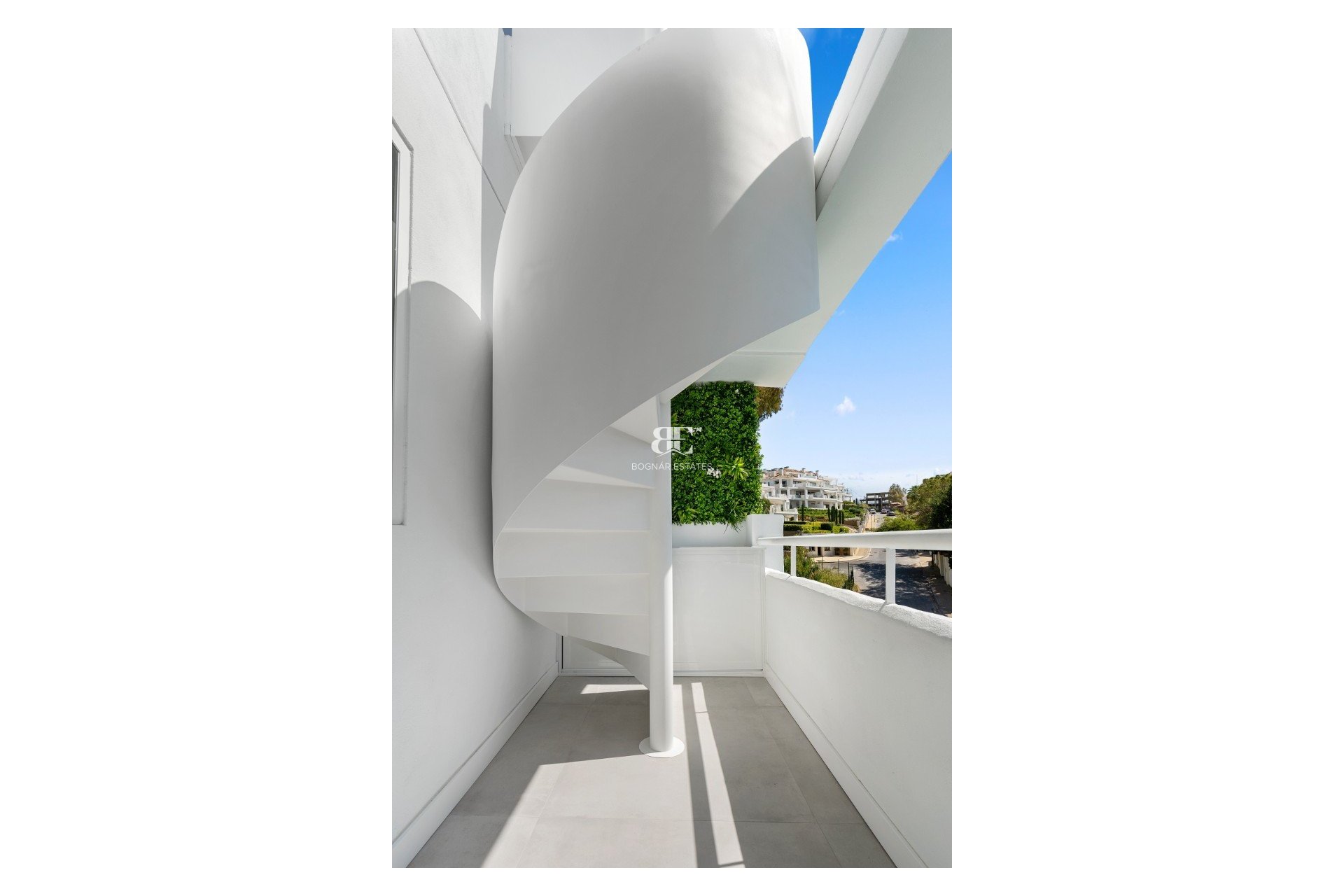 Resale - apartment -
Marbella - Nueva Andalucía