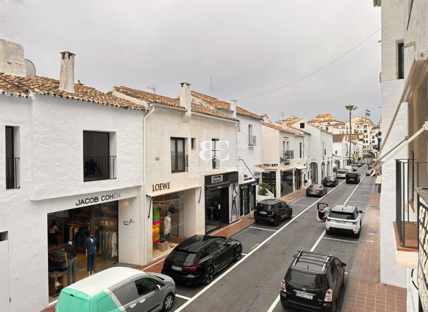 Resale - apartment -
Marbella - Puerto Banús