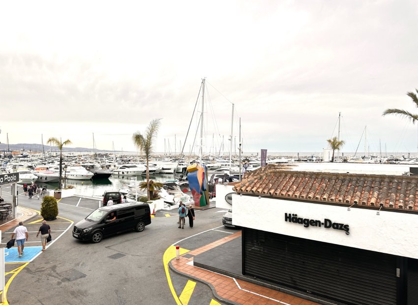 Resale - apartment -
Marbella - Puerto Banús