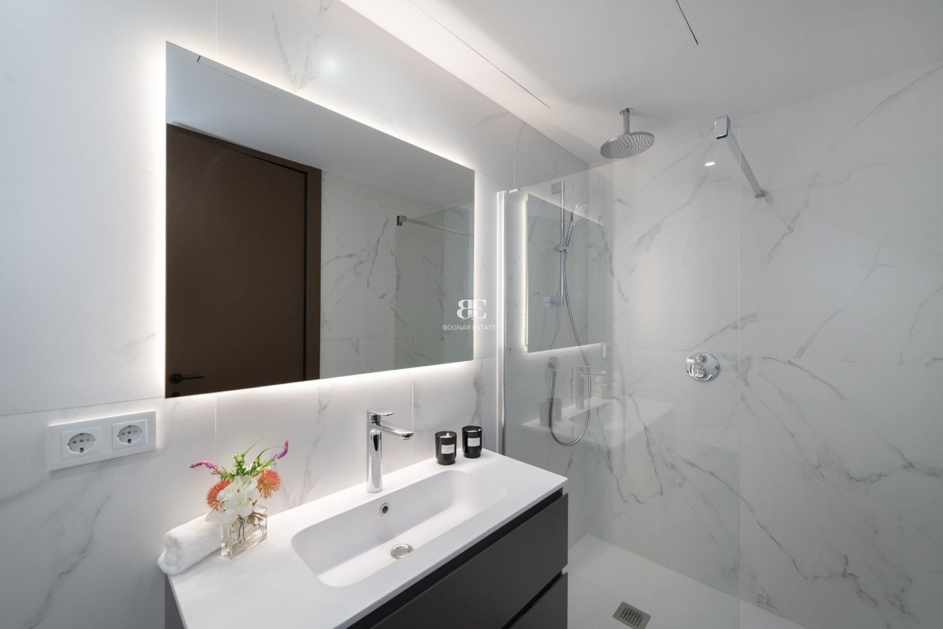 Resale - apartment -
Marbella - Puerto Banús