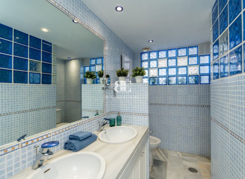 Resale - apartment -
Marbella - Puerto Banús