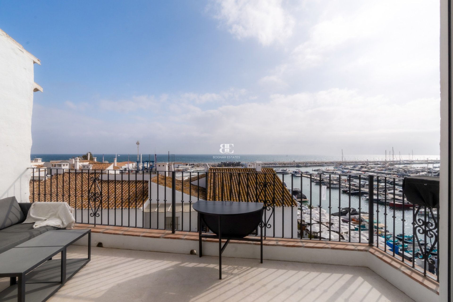 Resale - apartment -
Marbella - Puerto Banús