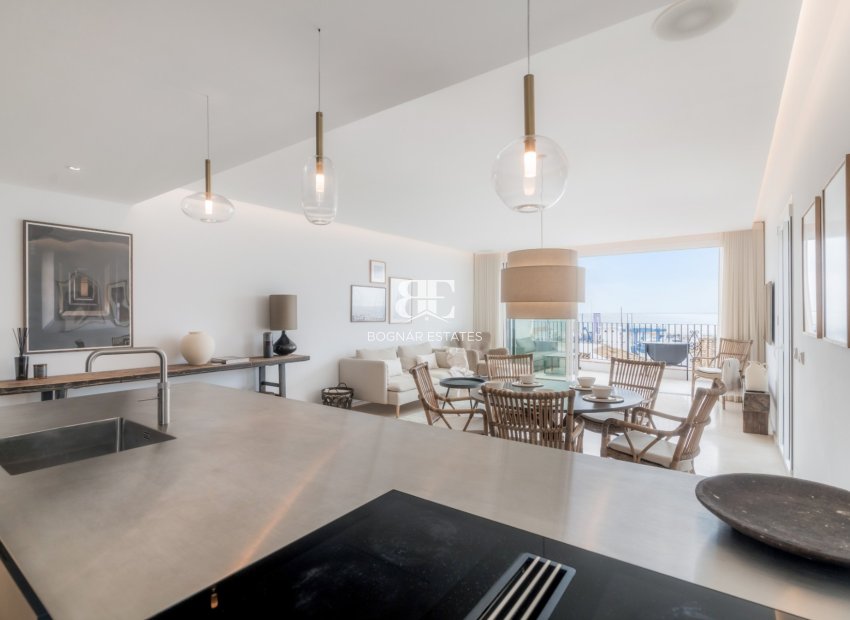Resale - apartment -
Marbella - Puerto Banús