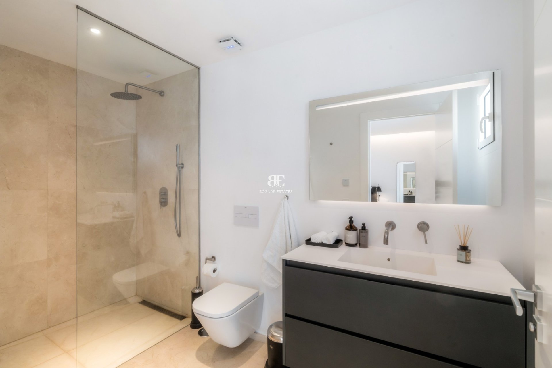 Resale - apartment -
Marbella - Puerto Banús