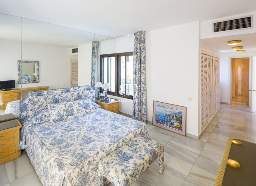 Resale - apartment -
Marbella - Puerto Banús