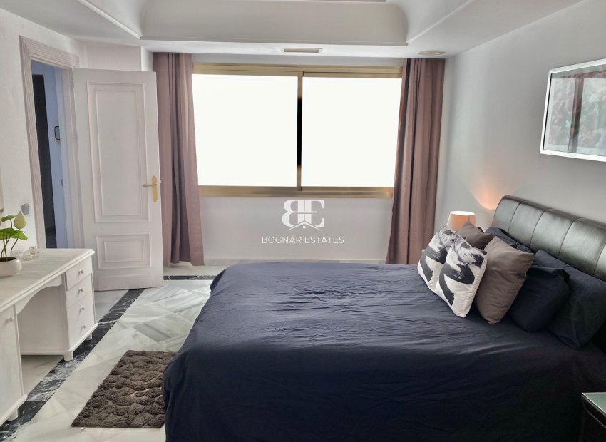 Resale - apartment -
Marbella - Puerto Banús