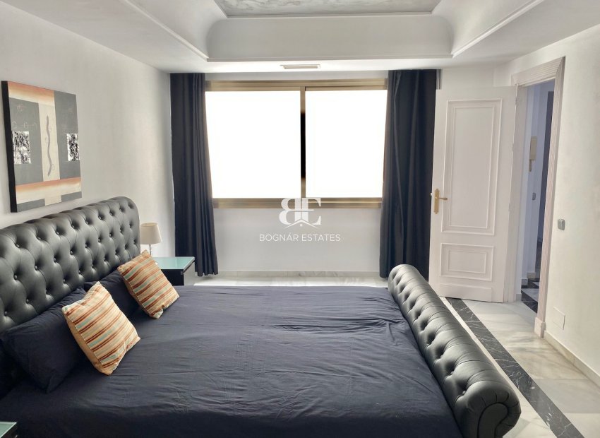 Resale - apartment -
Marbella - Puerto Banús