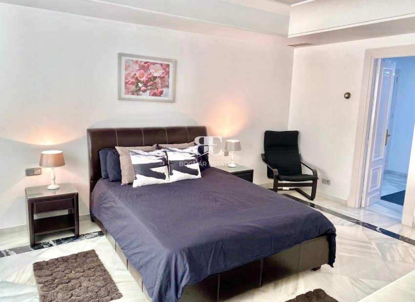 Resale - apartment -
Marbella - Puerto Banús