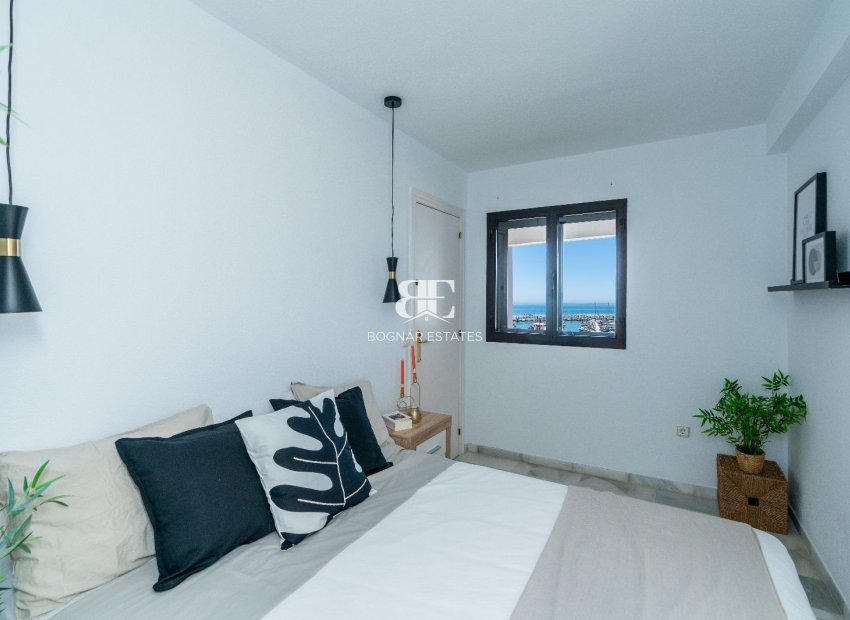 Resale - apartment -
Marbella - Puerto Banús
