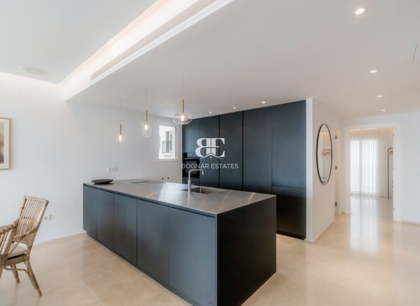 Resale - apartment -
Marbella - Puerto Banús