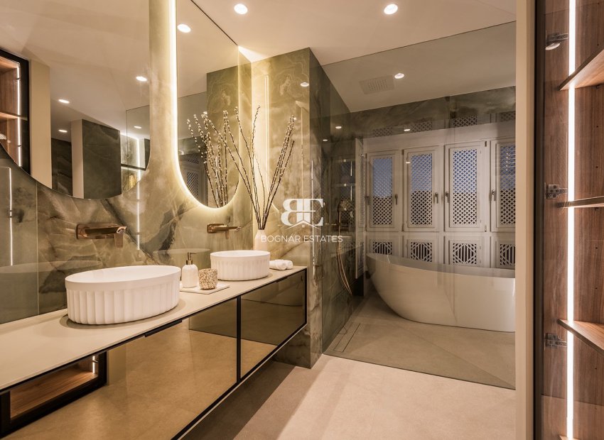 Resale - apartment -
Marbella