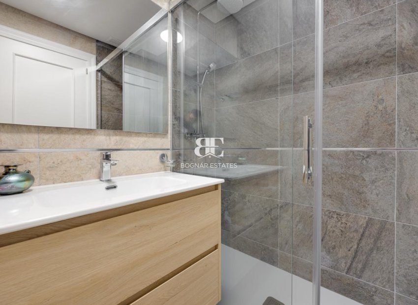 Resale - apartment -
Orihuela Costa - Aguamarinas