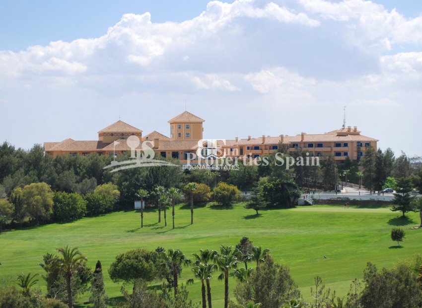 Resale - apartment -
Orihuela Costa - Campoamor Golf