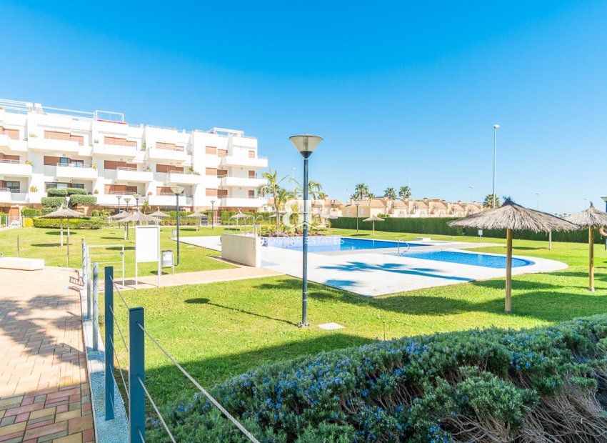 Resale - apartment -
Orihuela Costa - Dehesa de campoamor