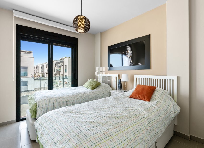 Resale - apartment -
Orihuela Costa - La Zenia