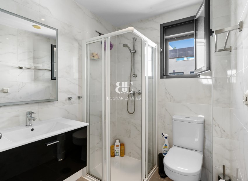 Resale - apartment -
Orihuela Costa - La Zenia