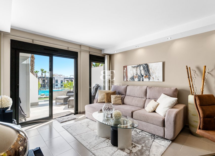 Resale - apartment -
Orihuela Costa - La Zenia