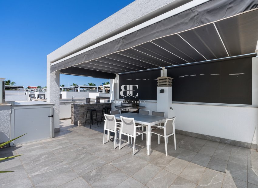 Resale - apartment -
Orihuela Costa - La Zenia