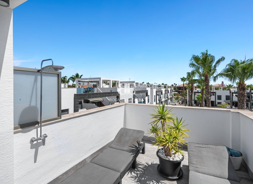 Resale - apartment -
Orihuela Costa - La Zenia