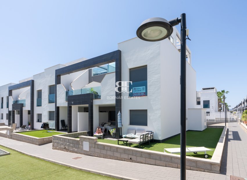 Resale - apartment -
Orihuela Costa - La Zenia