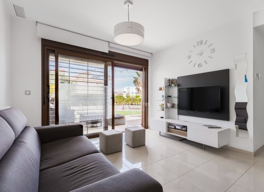 Resale - apartment -
Orihuela Costa - La Zenia