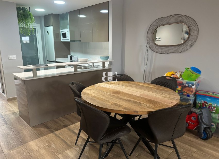 Resale - apartment -
Orihuela Costa - Los Dolses