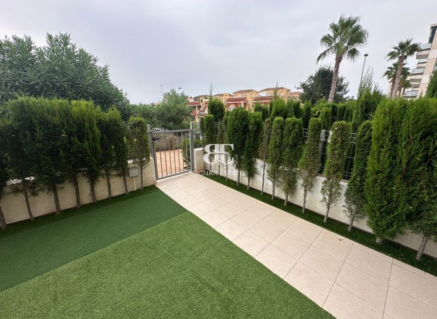 Resale - apartment -
Orihuela Costa - Los Dolses