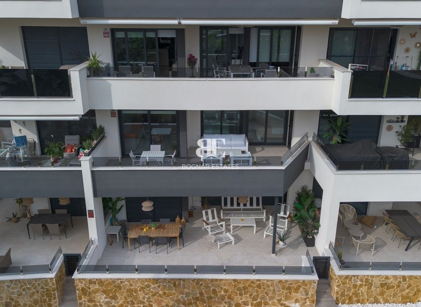 Resale - apartment -
Orihuela Costa - Orihuela