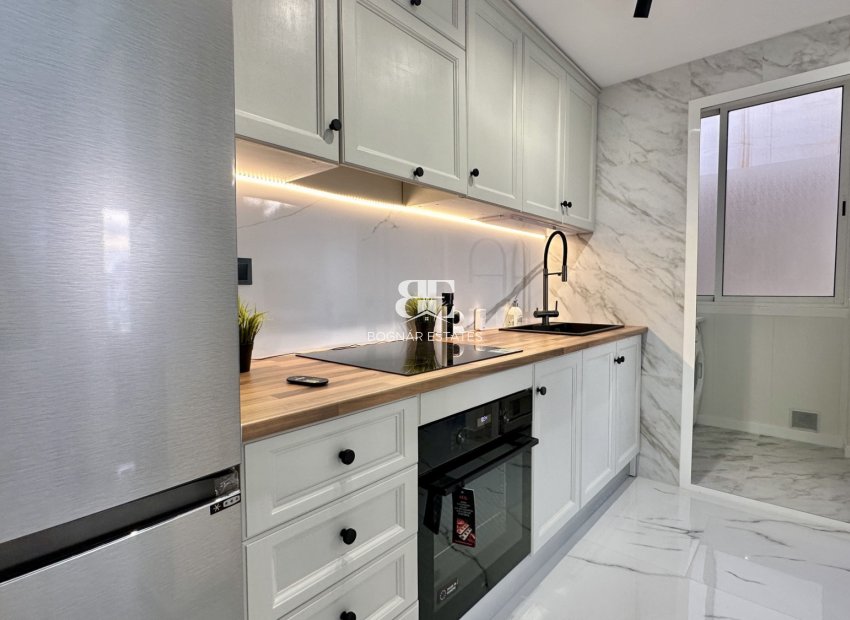 Resale - apartment -
Orihuela Costa - Playa Flamenca