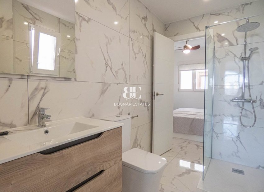 Resale - apartment -
Orihuela Costa - Villamartín