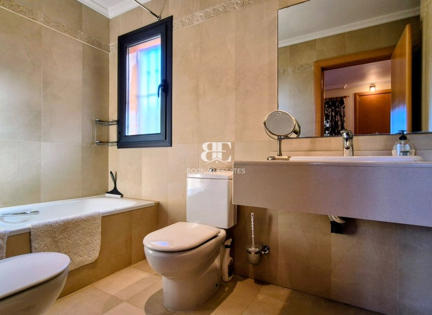 Resale - apartment -
Orihuela Costa - Villamartín