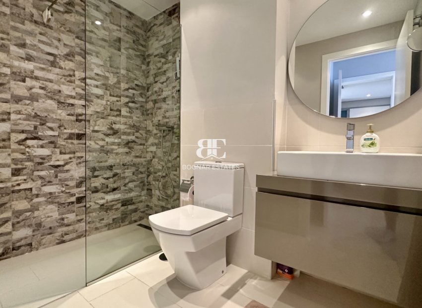 Resale - apartment -
Orihuela Costa - Villamartín