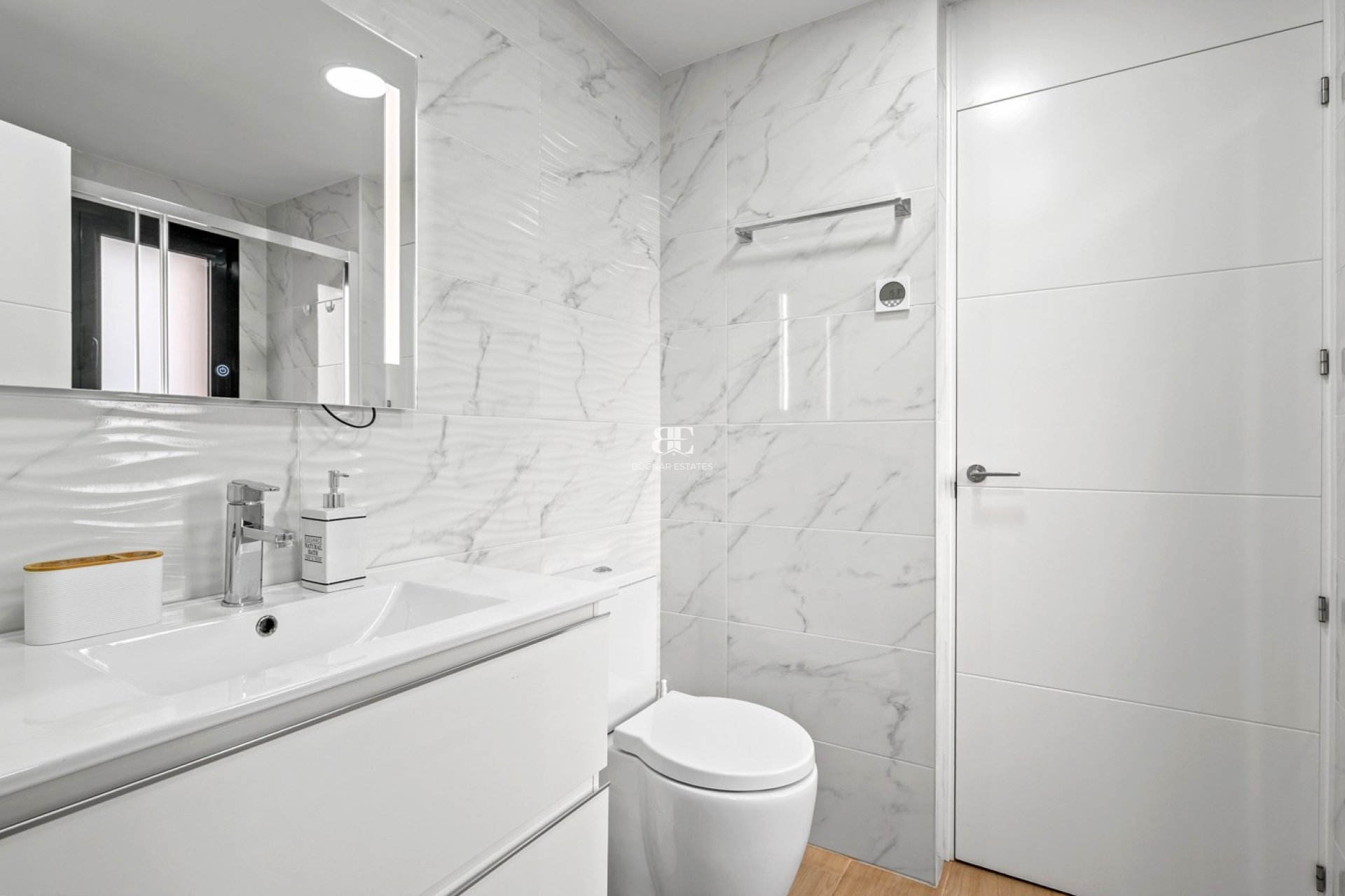 Resale - apartment -
Orihuela Costa - Villamartín